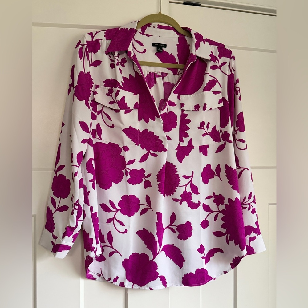 Ann Taylor Camp shirt - Pink and White floral size Large Petite